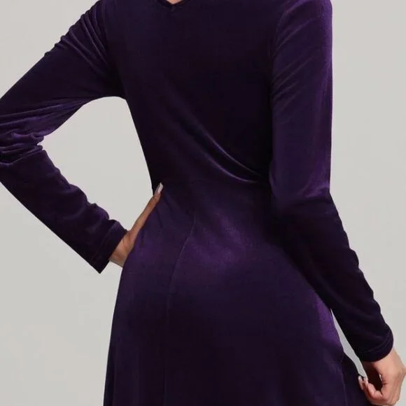 Square Neck Long Sleeve Velvet Dress - Picture 8 of 9